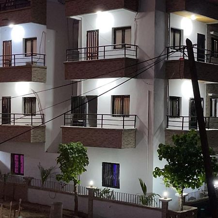 Hotel Residence Aicha Tambacounda Buitenkant foto